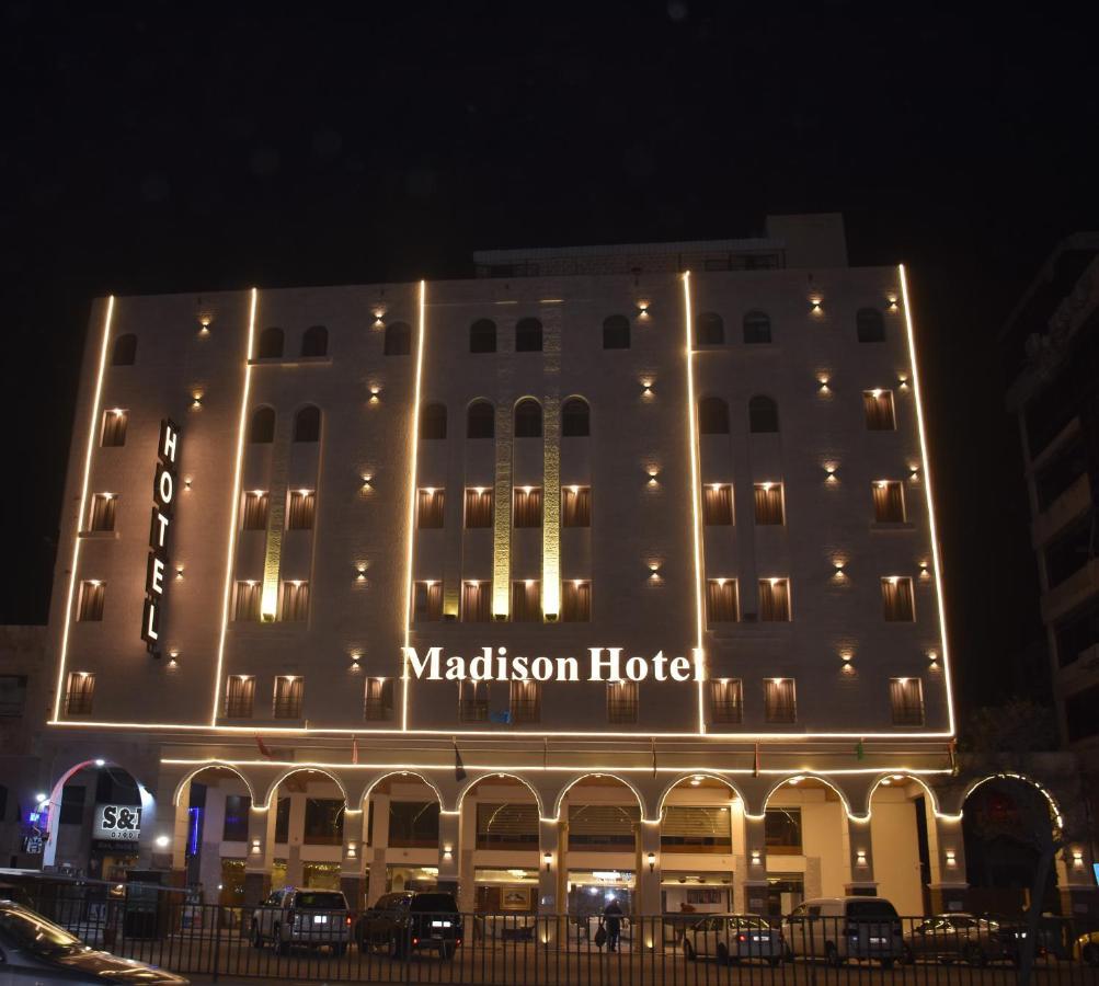 Madison Hotel Аман Екстериор снимка